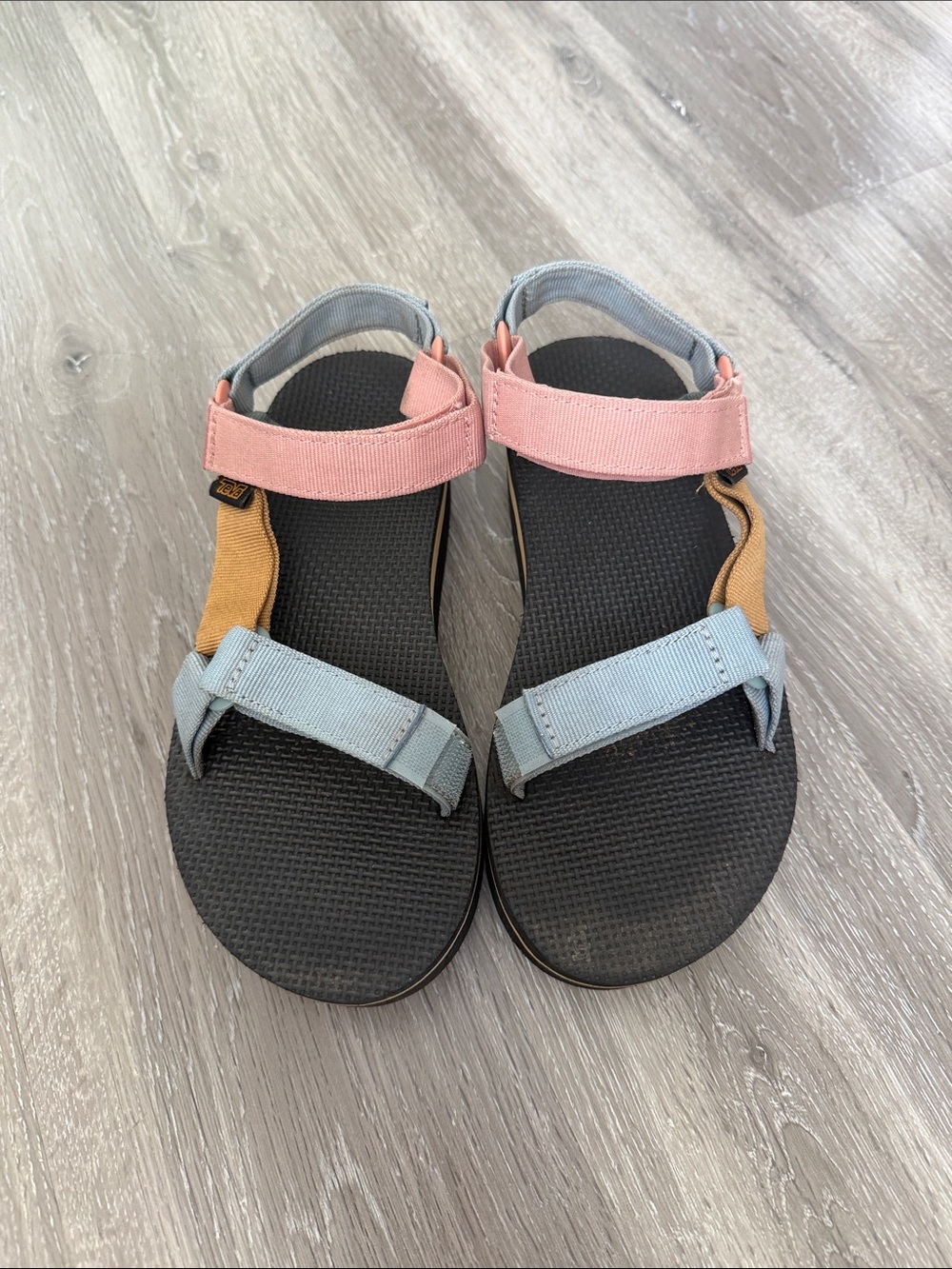 Teva Colorblock Strappy Platform Sandals size 7